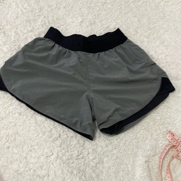 Lululemon Women's Gray and Black Reversible Athletic Shorts - Picture 2 of 14